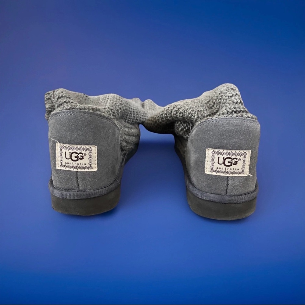 UGG Australia Women’s Size 7 Cardy Knit Gray Sweater Boots Buttons - Picture 3 of 5